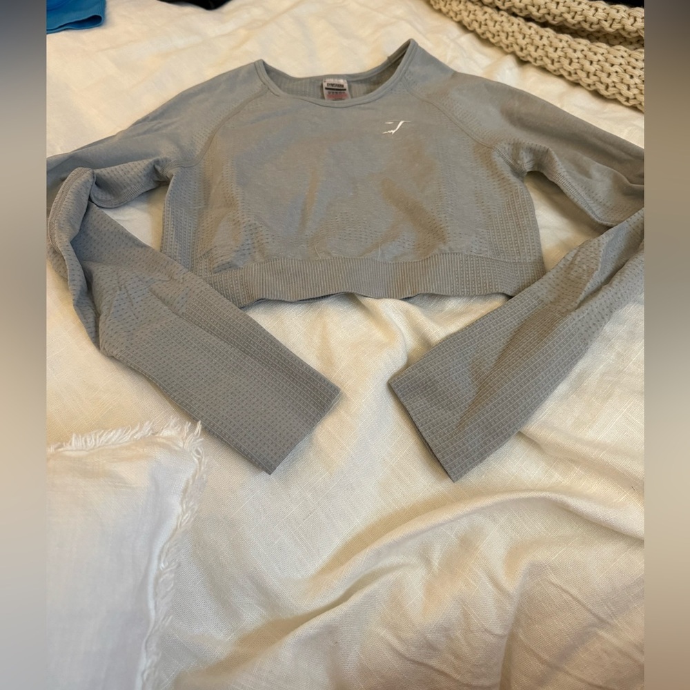 Gymshark light grey cropped tight athletic shirt